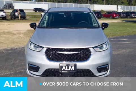 Photos of 2024 Chrysler Pacifica Hybrid Select for sale in Lumberton, NC at ALM Hyundai Lumberton