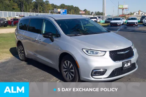 Another view of 2024 Chrysler Pacifica Hybrid Select for sale in Lumberton, NC at ALM Hyundai Lumberton