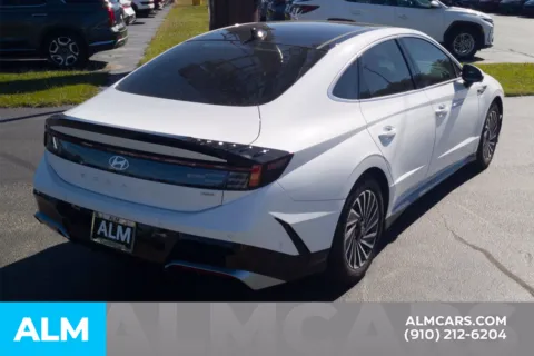 More photos of 2025 Hyundai Sonata Hybrid Limited at ALM Hyundai Lumberton, NC