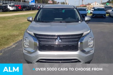 Photos of 2024 Mitsubishi Outlander SE for sale in Lumberton, NC at ALM Hyundai Lumberton