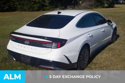 Another view of 2025 Hyundai Sonata Hybrid SEL for sale in Lumberton, NC at ALM Hyundai Lumberton