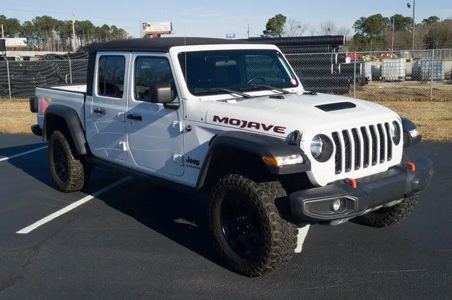Used 2020 Jeep Gladiator Mojave with VIN 1C6JJTEG2LL215608 for sale in Perry, GA