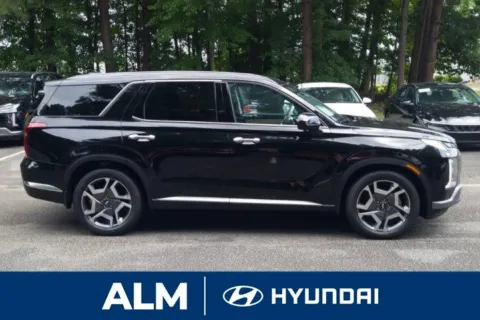 More photos of 2025 Hyundai Palisade Limited at ALM Hyundai Lumberton, NC