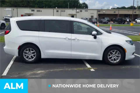 More photos of 2023 Chrysler Voyager LX at ALM Hyundai Lumberton, NC
