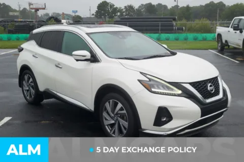 More photos of 2019 Nissan Murano SL at ALM Hyundai Lumberton, NC