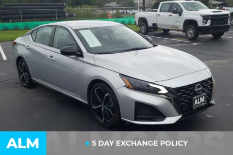 More photos of 2023 Nissan Altima 2.5 SR at ALM Hyundai Lumberton, NC