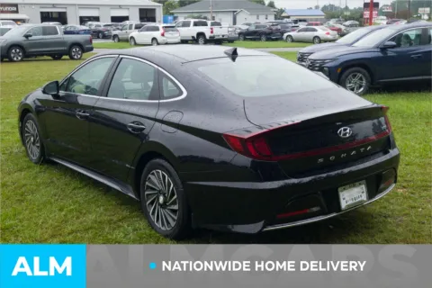 More photos of 2023 Hyundai Sonata Hybrid Limited at ALM Hyundai Lumberton, NC