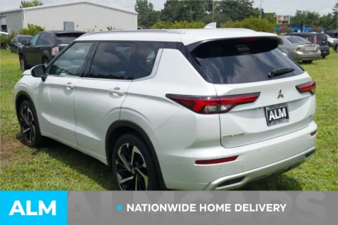 More photos of 2023 Mitsubishi Outlander SEL at ALM Hyundai Lumberton, NC
