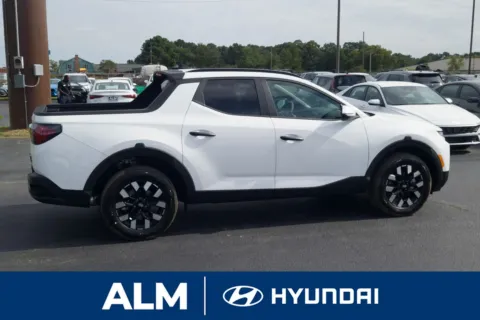 More photos of 2025 Hyundai Santa Cruz SEL at ALM Hyundai Lumberton, NC
