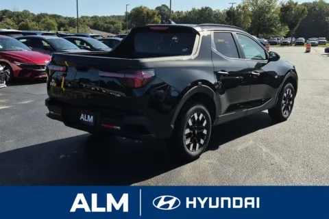 More photos of 2025 Hyundai Santa Cruz SEL at ALM Hyundai Lumberton, NC