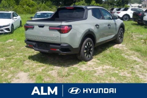 More photos of 2025 Hyundai Santa Cruz SEL at ALM Hyundai Lumberton, NC