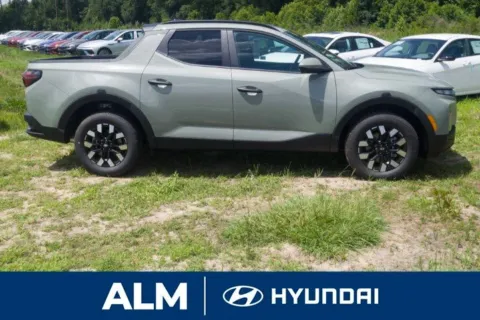 More photos of 2025 Hyundai Santa Cruz SEL at ALM Hyundai Lumberton, NC