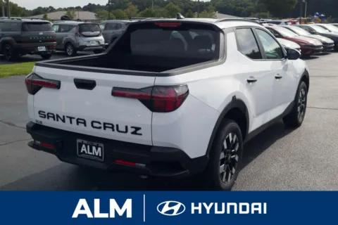 More photos of 2025 Hyundai Santa Cruz SEL at ALM Hyundai Lumberton, NC