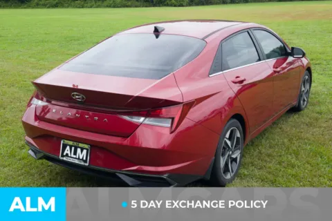 More photos of 2022 Hyundai Elantra SEL at ALM Hyundai Lumberton, NC