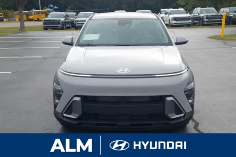 Photos of 2026 Hyundai Kona SE for sale in Lumberton, NC at ALM Hyundai Lumberton