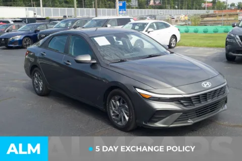 More photos of 2024 Hyundai Elantra SEL at ALM Hyundai Lumberton, NC