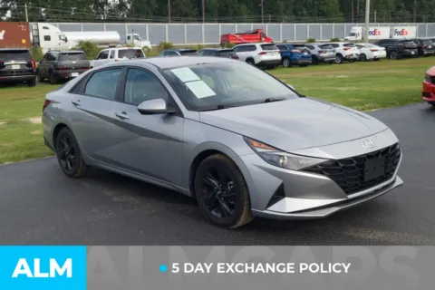 More photos of 2023 Hyundai Elantra SEL at ALM Hyundai Lumberton, NC