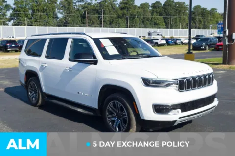 More photos of 2023 Jeep Wagoneer L Series II at ALM Hyundai Lumberton, NC