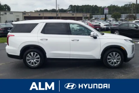 More photos of 2025 Hyundai Palisade SE at ALM Hyundai Lumberton, NC