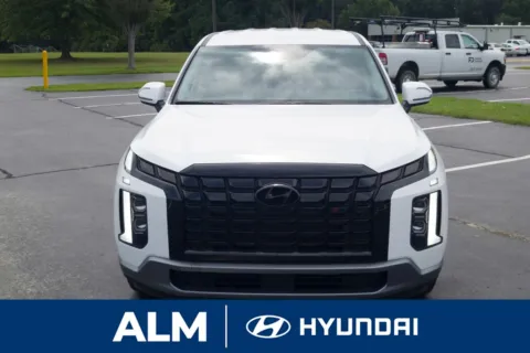 Photos of 2025 Hyundai Palisade SE for sale in Lumberton, NC at ALM Hyundai Lumberton