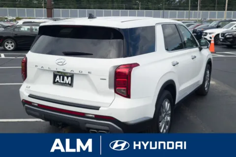 More photos of 2025 Hyundai Palisade SE at ALM Hyundai Lumberton, NC