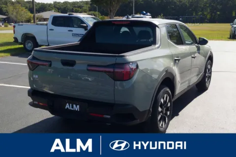 More photos of 2026 Hyundai Santa Cruz SE at ALM Hyundai Lumberton, NC