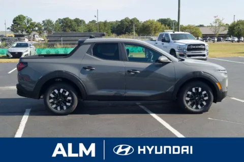 More photos of 2026 Hyundai Santa Cruz SE at ALM Hyundai Lumberton, NC