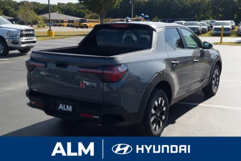 More photos of 2026 Hyundai Santa Cruz SE at ALM Hyundai Lumberton, NC