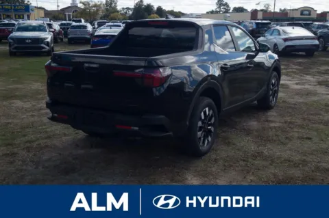 More photos of 2026 Hyundai Santa Cruz SE at ALM Hyundai Lumberton, NC
