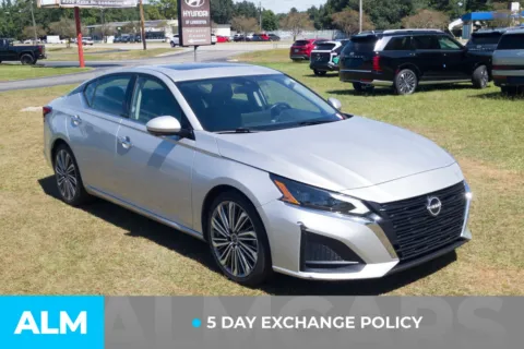 More photos of 2023 Nissan Altima 2.5 SL at ALM Hyundai Lumberton, NC