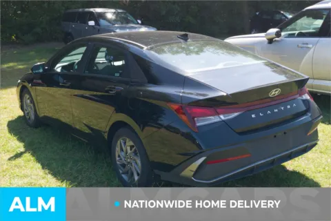 More photos of 2024 Hyundai Elantra SEL at ALM Hyundai Lumberton, NC
