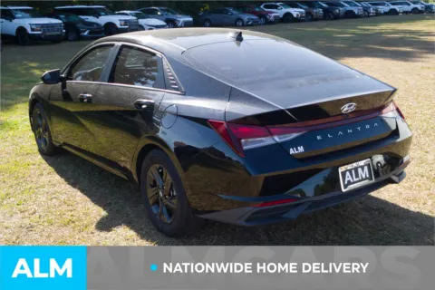 More photos of 2021 Hyundai Elantra SEL at ALM Hyundai Lumberton, NC