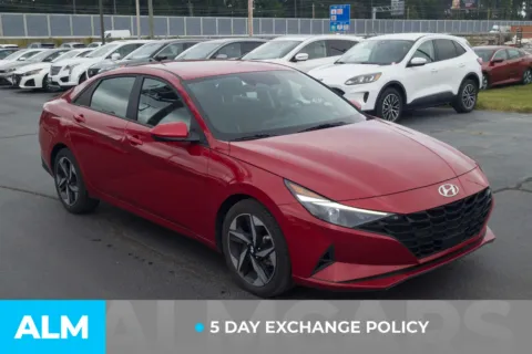 More photos of 2023 Hyundai Elantra SEL at ALM Hyundai Lumberton, NC