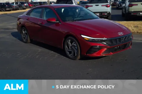 More photos of 2024 Hyundai Elantra SEL at ALM Hyundai Lumberton, NC