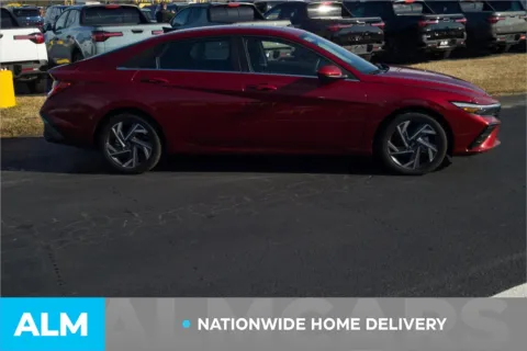 More photos of 2024 Hyundai Elantra SEL at ALM Hyundai Lumberton, NC