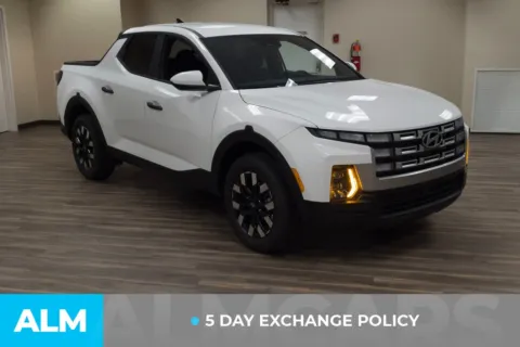 More photos of 2025 Hyundai Santa Cruz SE at ALM Hyundai Lumberton, NC