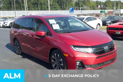 More photos of 2025 Honda Odyssey Elite at ALM Hyundai Lumberton, NC
