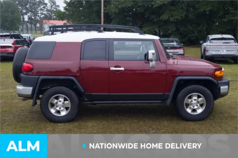More photos of 2010 Toyota FJ Cruiser at ALM Hyundai Lumberton, NC