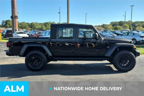 More photos of 2022 Jeep Gladiator Sport at ALM Hyundai Lumberton, NC