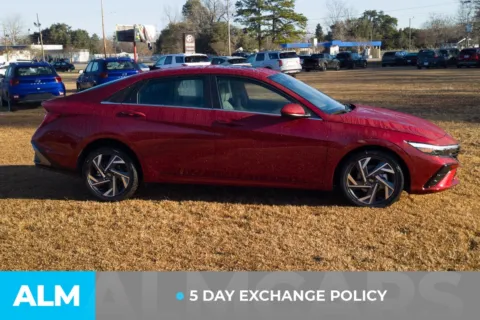More photos of 2025 Hyundai Elantra SEL Convenience at ALM Hyundai Lumberton, NC