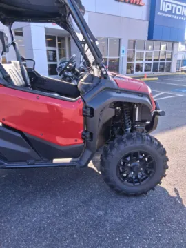 More photos of 2025 Honda Pioneer 1000 Deluxe at Tipton Motorsports, TX