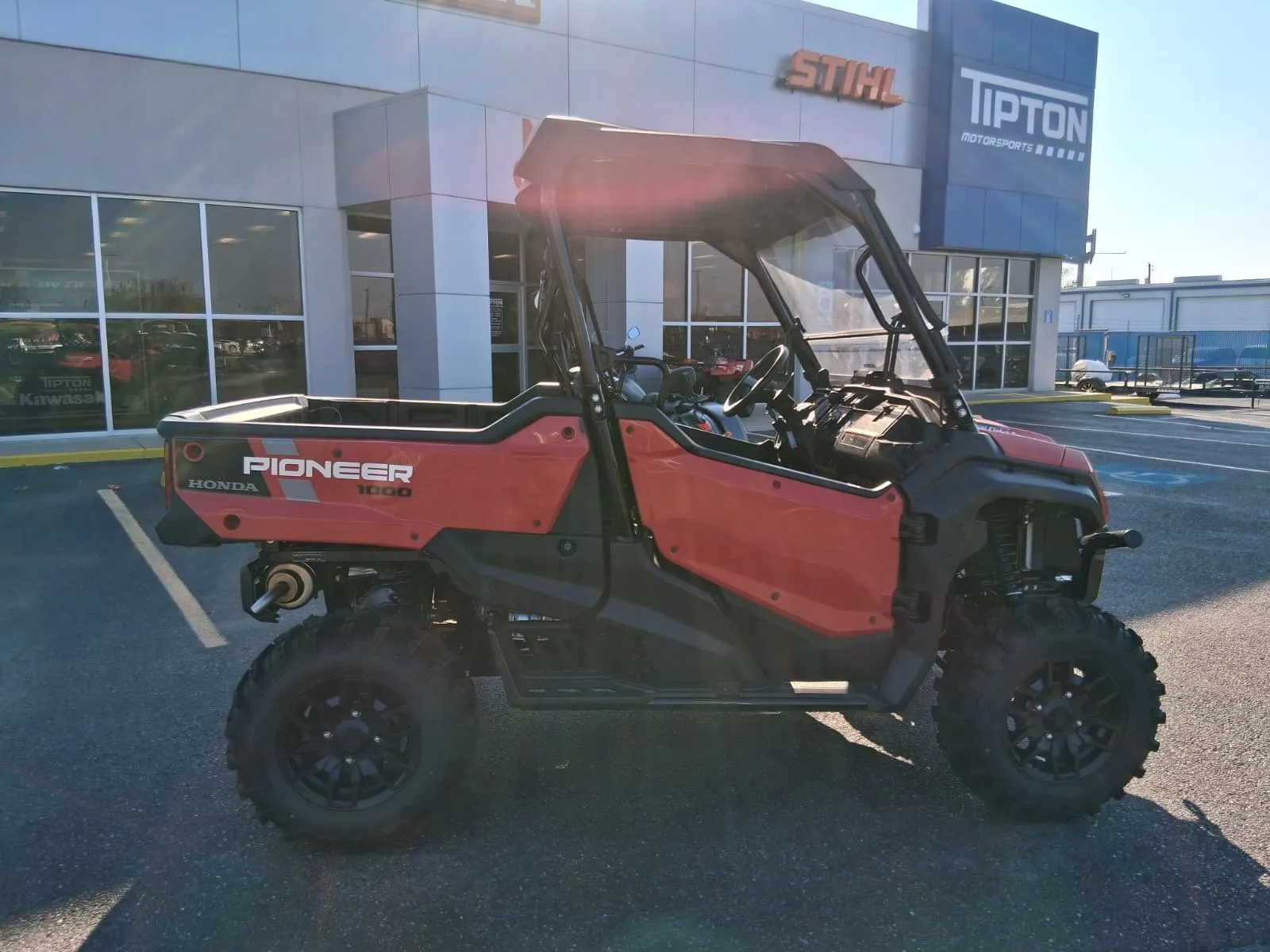 Silver 2025 HONDA Pioneer 1000 Deluxe for sale in Brownsville, TX