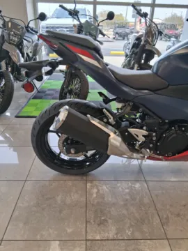 Photos of 2026 Kawasaki Ninja 500 SE ABS for sale in Brownsville, TX at Tipton Motorsports