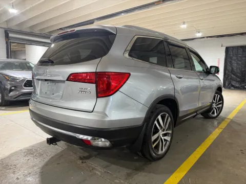 More photos of 2017 Honda Pilot Elite at 101 Motors, NJ