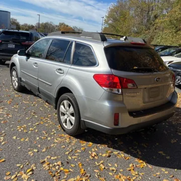 More photos of 2011 Subaru Outback 2.5i Limited at 101 Motors, NJ