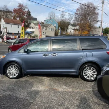 Another view of 2017 Toyota Sienna XLE 7 Passenger for sale in Carlstadt, NJ at 101 Motors