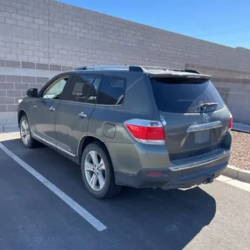 More photos of 2012 Toyota Highlander Limited V6 at 101 Motors, NJ