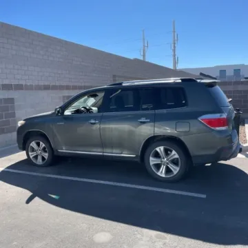 Another view of 2012 Toyota Highlander Limited V6 for sale in Carlstadt, NJ at 101 Motors