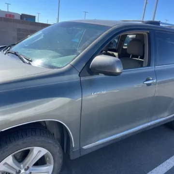 Photos of 2012 Toyota Highlander Limited V6 for sale in Carlstadt, NJ at 101 Motors