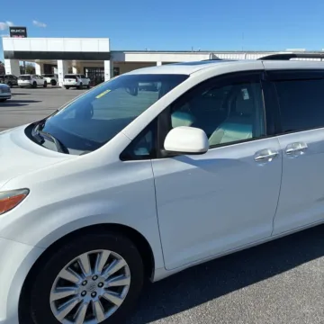 Photos of 2015 Toyota Sienna XLE Premium 7 Passenger for sale in Carlstadt, NJ at 101 Motors